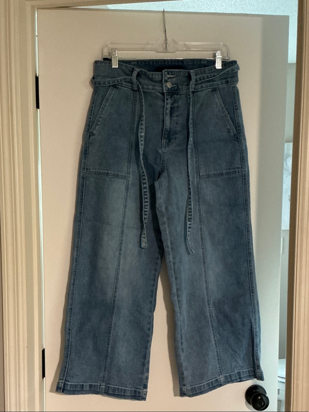 Hudson Jeans Men's Relaxed Wide-Leg Jeans in Washed Blue with Self-Tie Belt